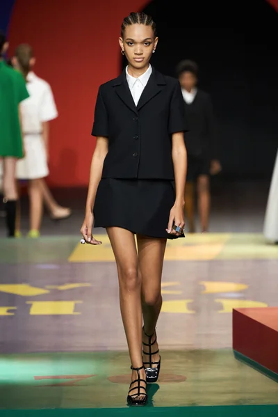 Look 10